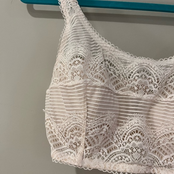 Victoria's Secret Lace Bra - Picture 3 of 9